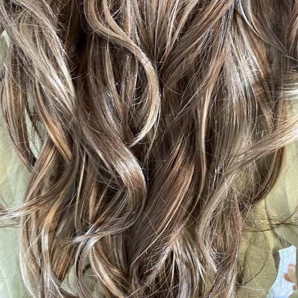 NWT 30” stunning caramel bronde highlighted long loose waves Barbie Insta wig - Picture 2 of 16